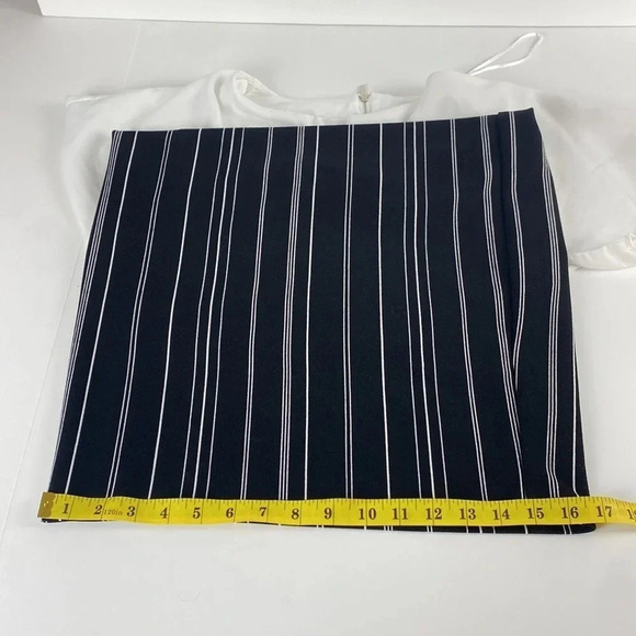 Formal pinstripe black and white short sleeve lightweight dress size small - Picture 4 of 10